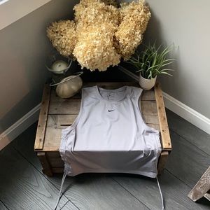 ❤️3/$10 Women’s Nike Drifit tank